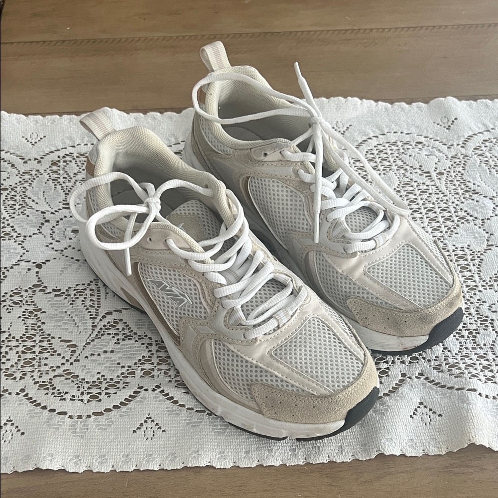 Avia Women's White Athletic Shoes